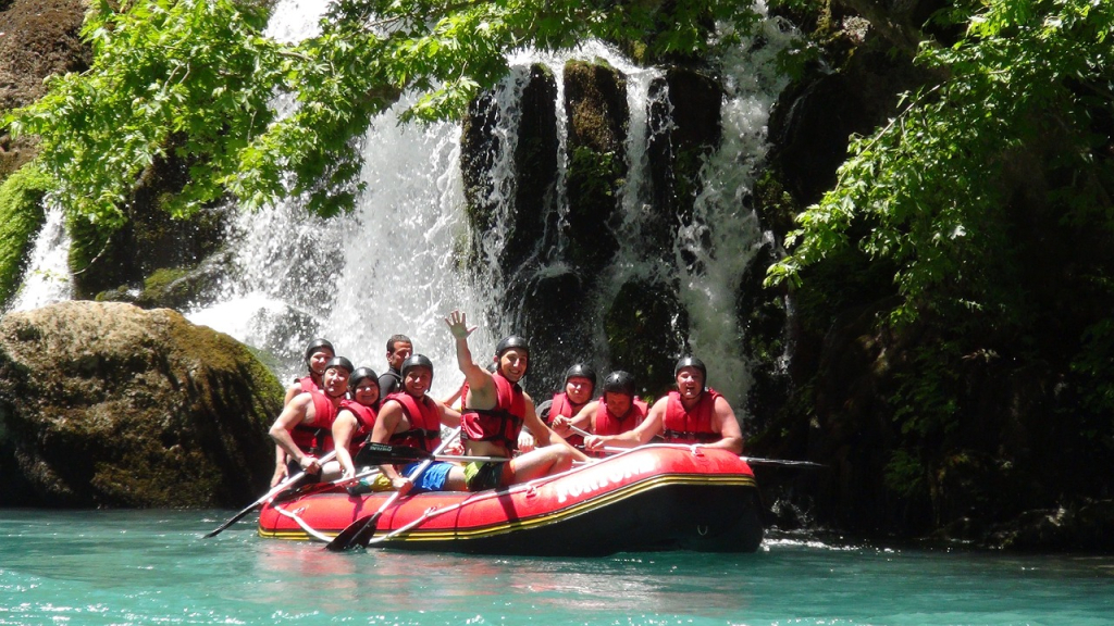 AYUNG RIVER RAFTING